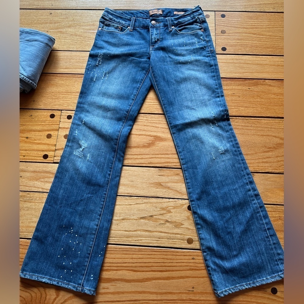 Seven7 jeans. Y2K. Vintage. Low rise. Flare. Womens size 28 or 7